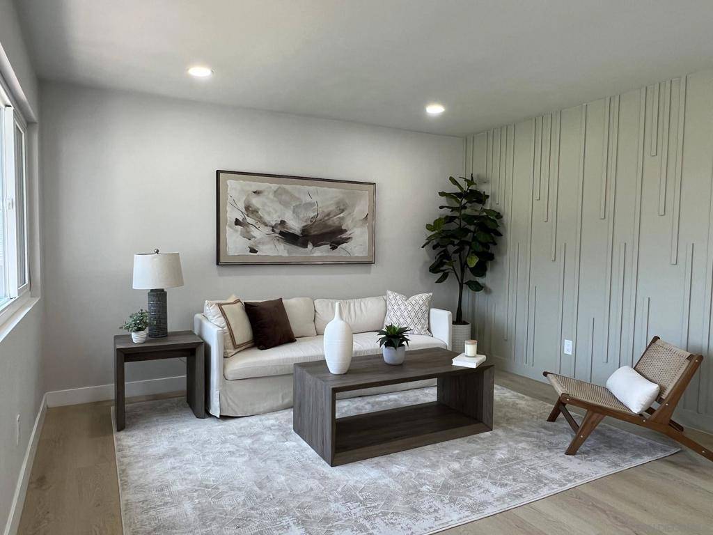 Santee, CA 92071,9324 Las Lomas Dr