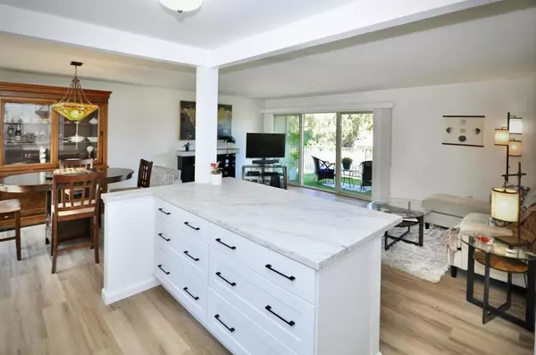 San Diego, CA 92128,17473 Plaza Abierto #30