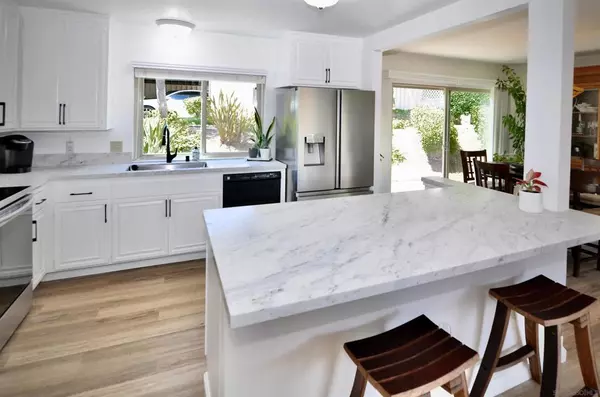 San Diego, CA 92128,17473 Plaza Abierto #30