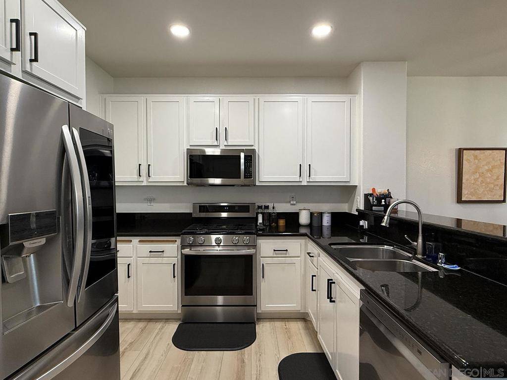 Vista, CA 92083,Address not disclosed