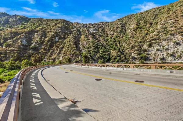 22 Silver Forest Ct, Azusa, CA 91702