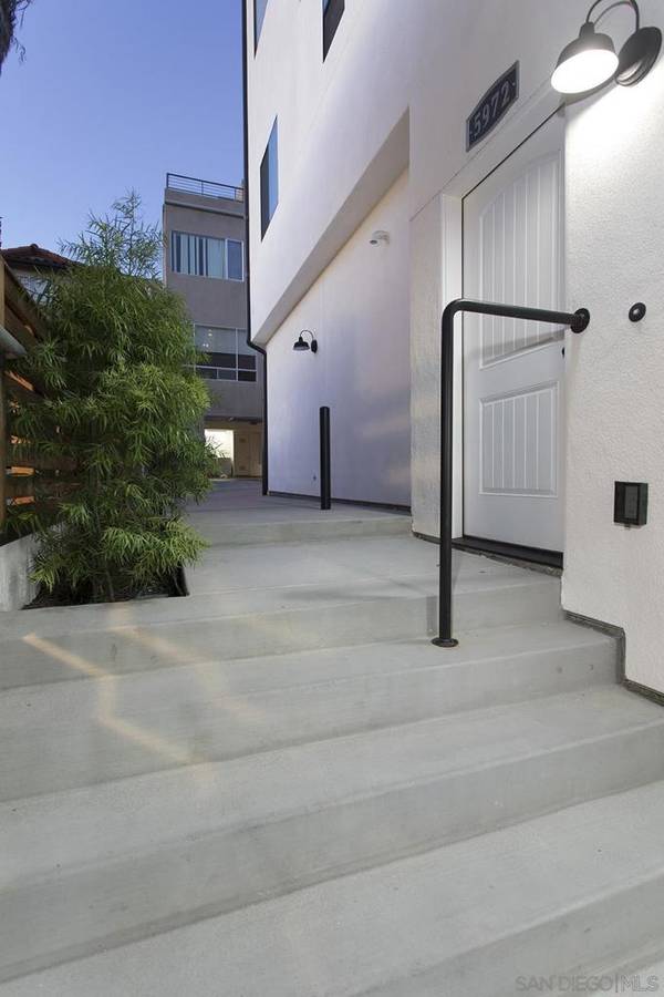 San Diego, CA 92110,5972 Lauretta Street
