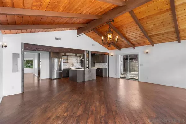 Santee, CA 92071,9307 Dalehurst Rd