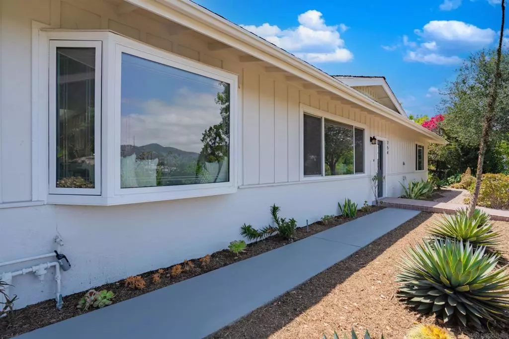 San Marcos, CA 92069,754 Via Flora Rd