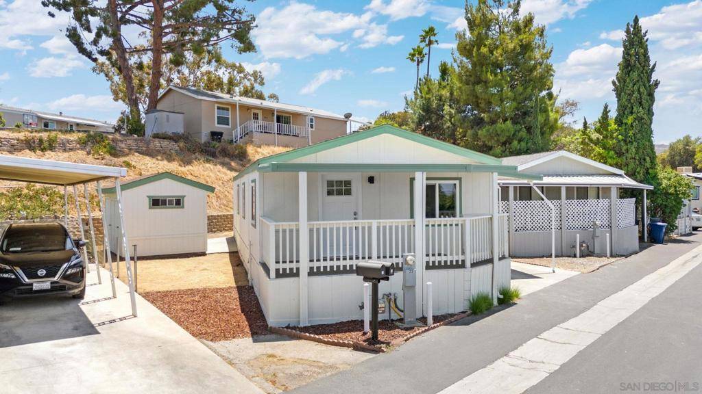 Lakeside, CA 92040