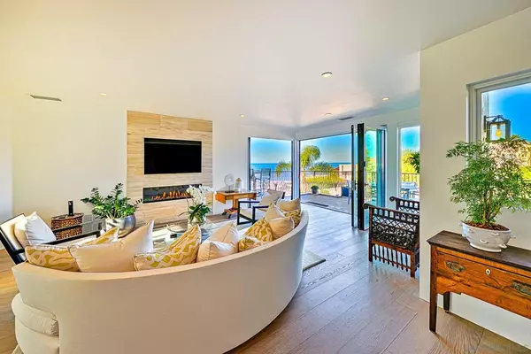 La Jolla, CA 92037,231 Bonair St