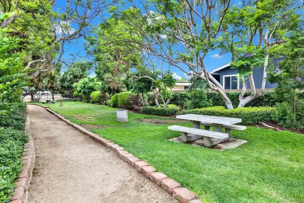 Carlsbad, CA 92011,7301 Seafarer Pl