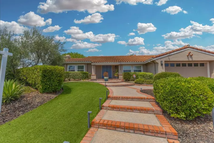 3445 Lomas Serenas Dr, Escondido, CA 92029