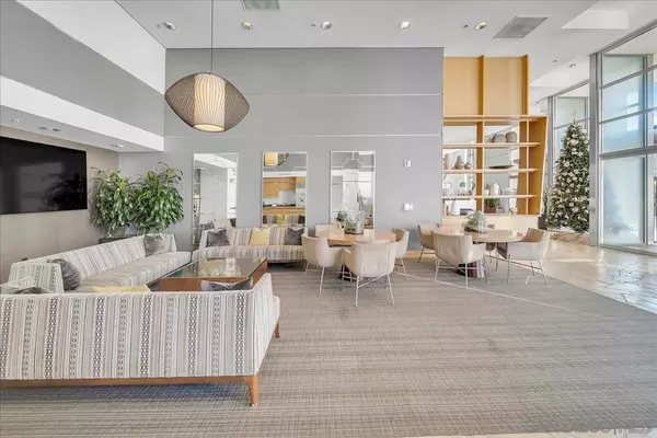 San Diego, CA 92101,645 Front St #1001
