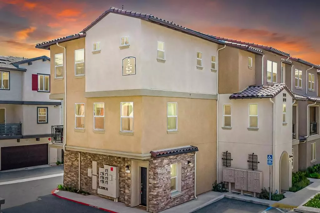 Lemon Grove, CA 91945,8383 Yellowstone St