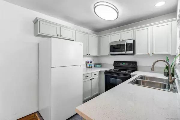 San Diego, CA 92173,3566 Sunset Ln #71