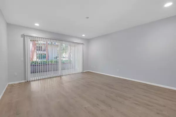 San Diego, CA 92108,6019 Rancho Mission #108