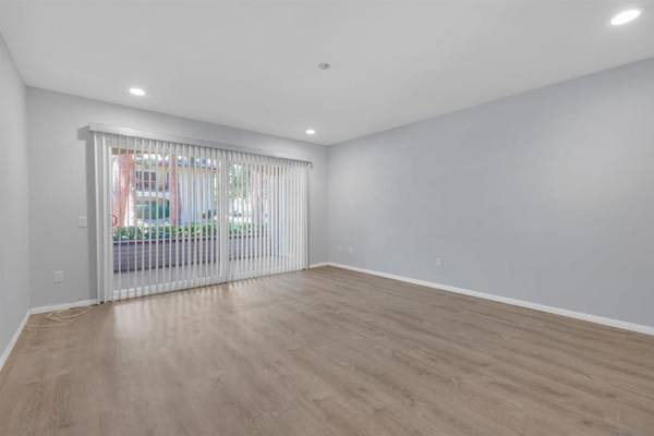 San Diego, CA 92108,6019 Rancho Mission #108