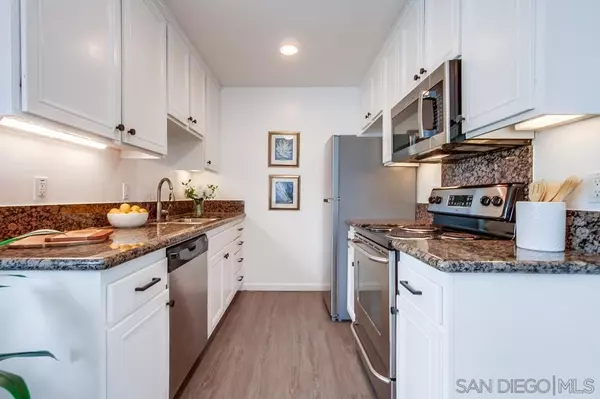 San Diego, CA 92109,2020 Diamond St #12