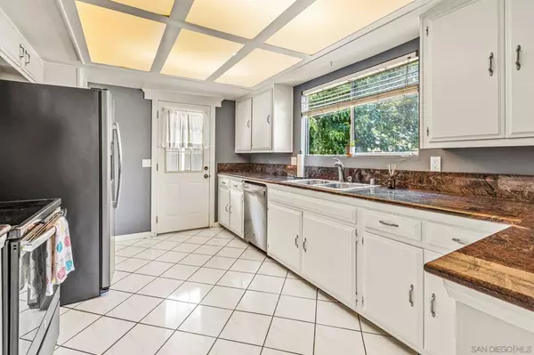 Ramona, CA 92065,507 9Th St