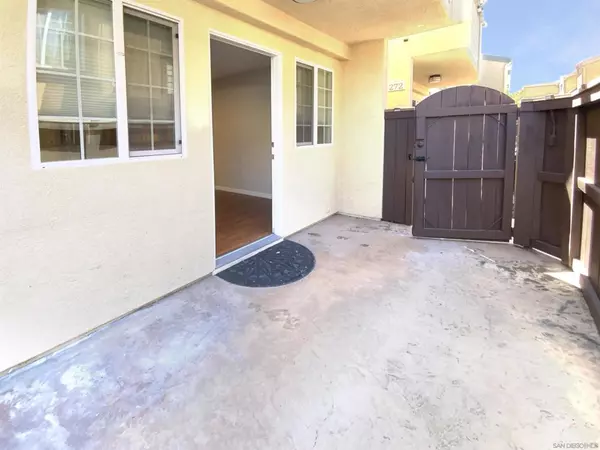 5252 Balboa Arms Dr #171, San Diego, CA 92117