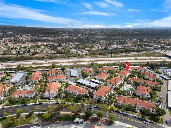 San Diego, CA 92129,9342 Twin Trails Drive #303