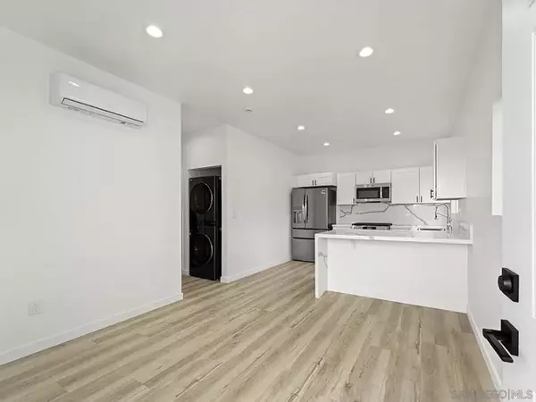 La Mesa, CA 92115,7231 Mohawk St