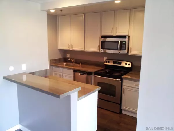 San Diego, CA 92109,727 Sapphire St.