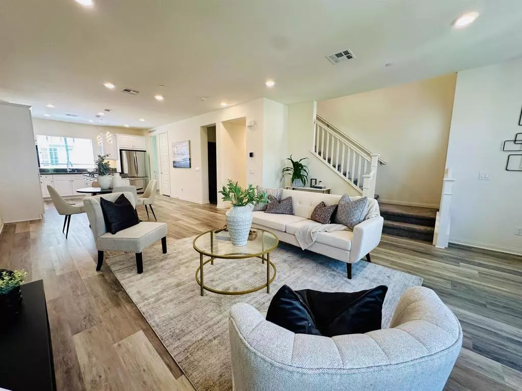 San Diego, CA 92130,12932 Peppergrass Creek Gate #58