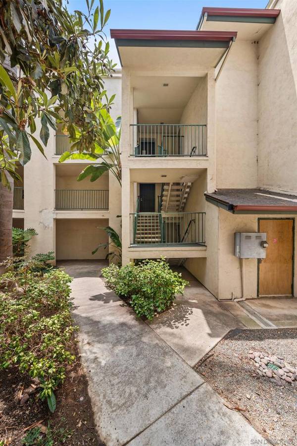 San Diego, CA 92115,5885 El Cajon Blvd #301