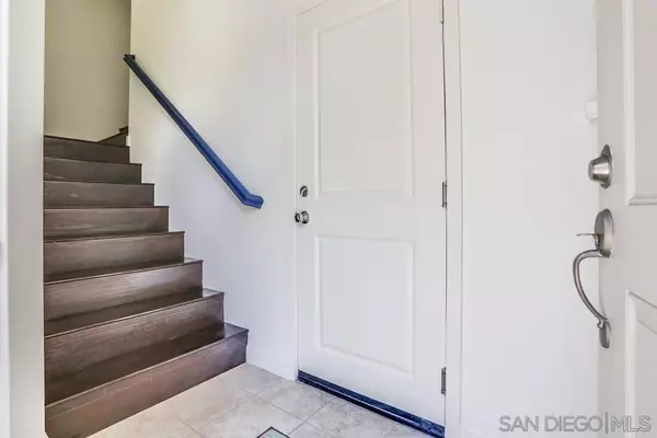 Escondido, CA 92025,215 Antoni Gln #1112