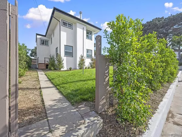 San Diego, CA 92107,4420 Voltaire Street