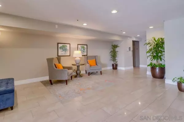 San Diego, CA 92101,2445 Brant St #407