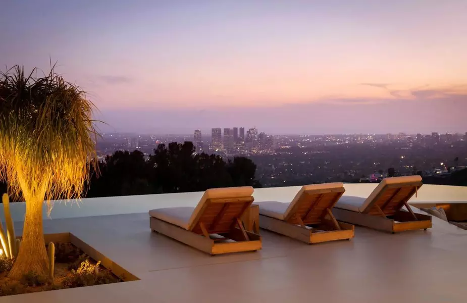 1680 N Doheny, Los Angeles, CA 90069
