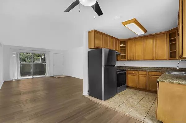 San Diego, CA 92115,6333 COLLEGE GROVE WAY ##13106
