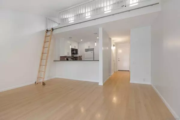 San Diego, CA 92109,1885 Diamond St #310