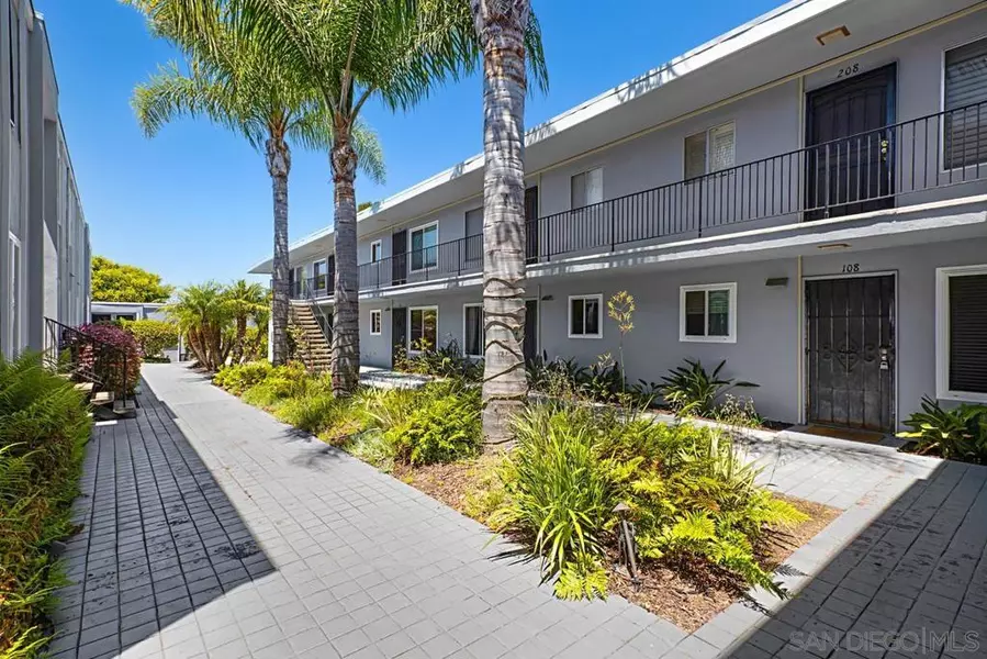 4750 Noyes St #110, San Diego, CA 92109