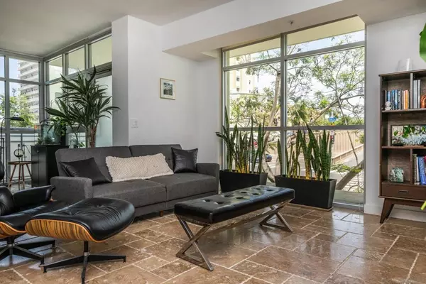 San Diego, CA 92103,3812 Park Blvd #206