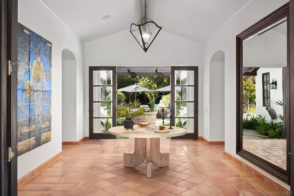 Rancho Santa Fe, CA 92067,5354 El Camino Del Norte