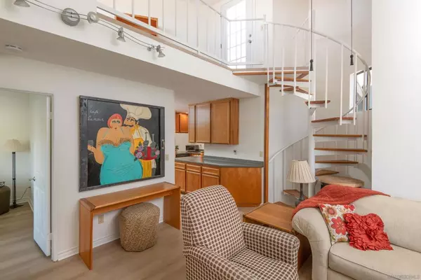 San Diego, CA 92116,4622 Felton St #4