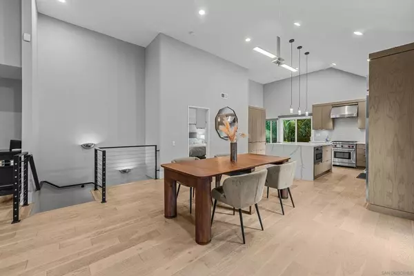 Carlsbad, CA 92008,2821 Forest View Way
