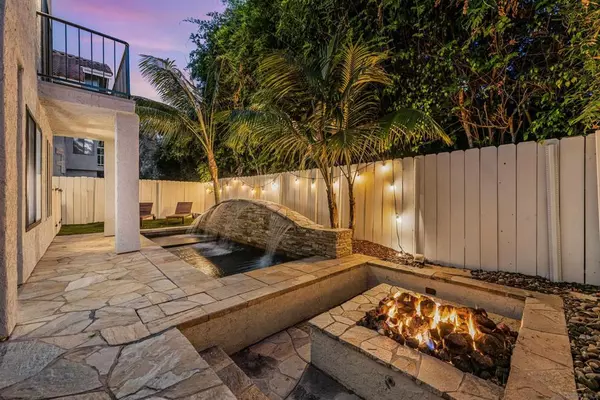 Carlsbad, CA 92008,2821 Forest View Way