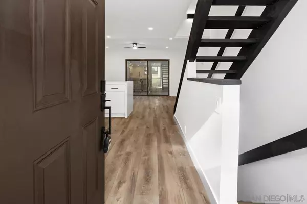 San Diego, CA 92107,3974 Voltaire St.