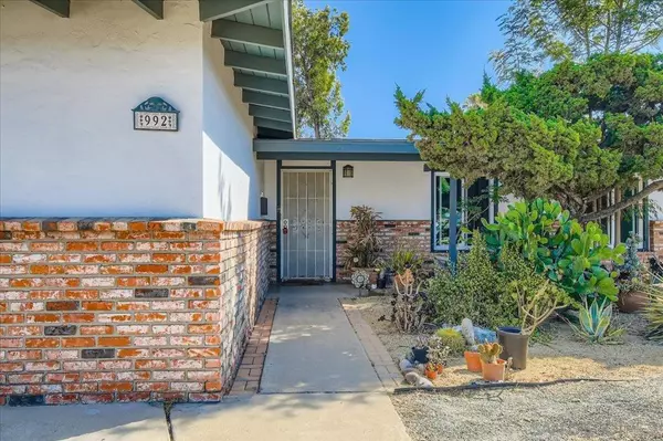 El Cajon, CA 92021,992 Ednabelle Ct