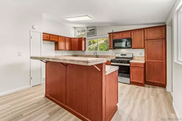 Poway, CA 92064,13323 Frame Rd