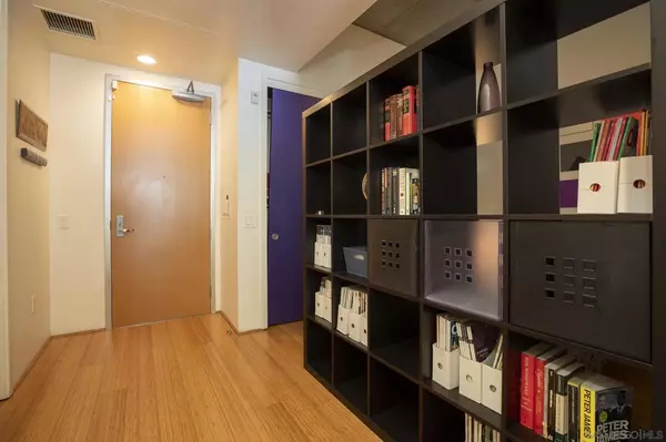San Diego, CA 92101,1025 Island Ave #204
