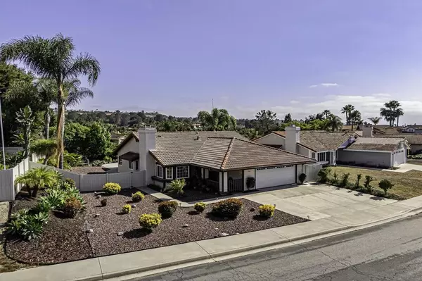 5241 Alamosa Park Dr, Oceanside, CA 92057