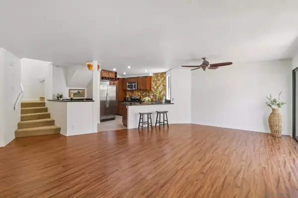 La Jolla, CA 92037,8312 Via Sonoma #113