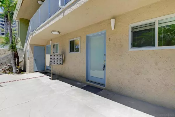 San Diego, CA 92103,3907 Georgia St #7