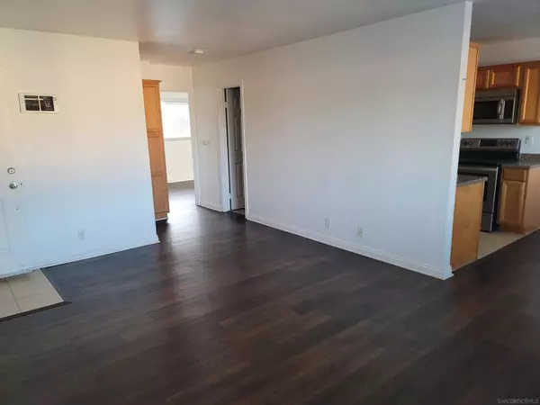 San Diego, CA 92113,4398 Delta Street #8