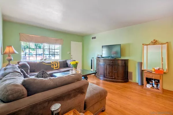 Escondido, CA 92025,759 W 10Th Ave