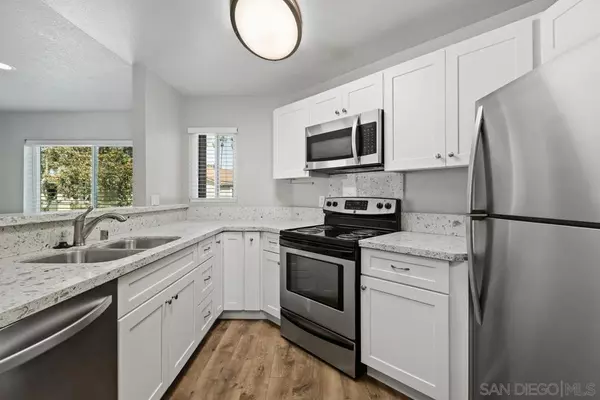 San Diego, CA 92122,7565 Charmant Dr #312