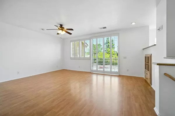 San Diego, CA 92130,4170 Via Candidiz #192