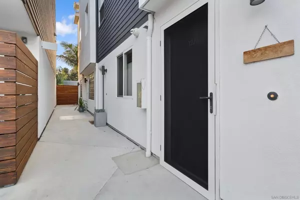 San Diego, CA 92107,4100 Voltaire St #127