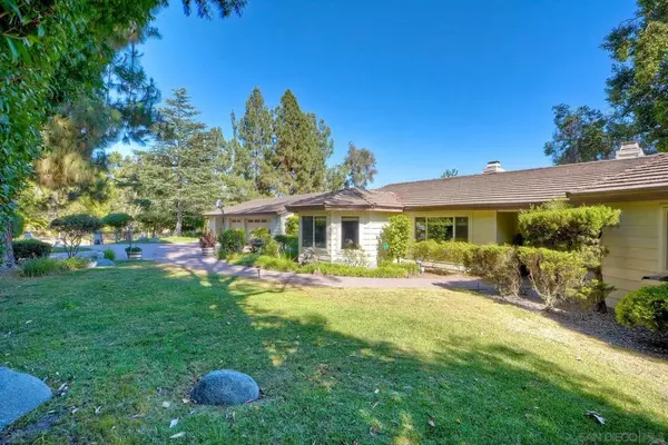 2183 Lundy Lake Dr, Escondido, CA 92029